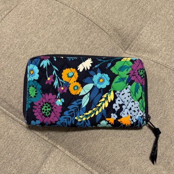 VERA BRADLEY WALLET - Picture 3 of 3